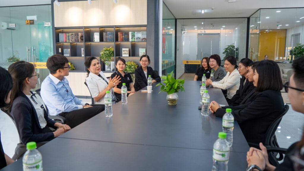 Chủ tịch Kim Oanh Group thăm và giao lưu cùng thầy cô, học sinh hệ thống trường liên cấp INSchool