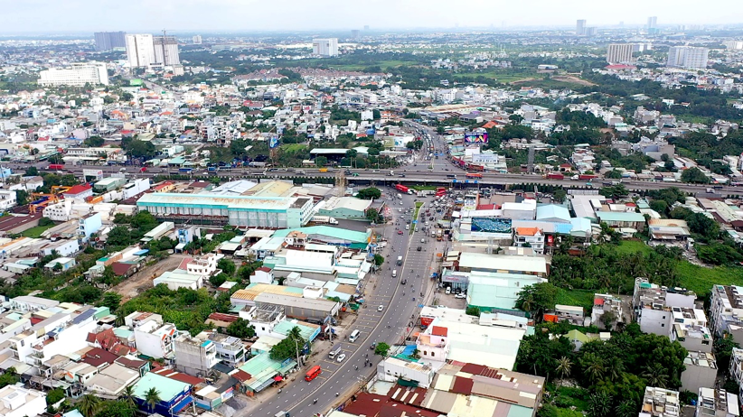 Tuyến metro số 2 (Bình Dương) dài hơn 23km, chạy dọc quốc lộ 13 đấu nối trực tiếp vào ga Hiệp Bình Phước của tuyến metro 3B (Tp.HCM).