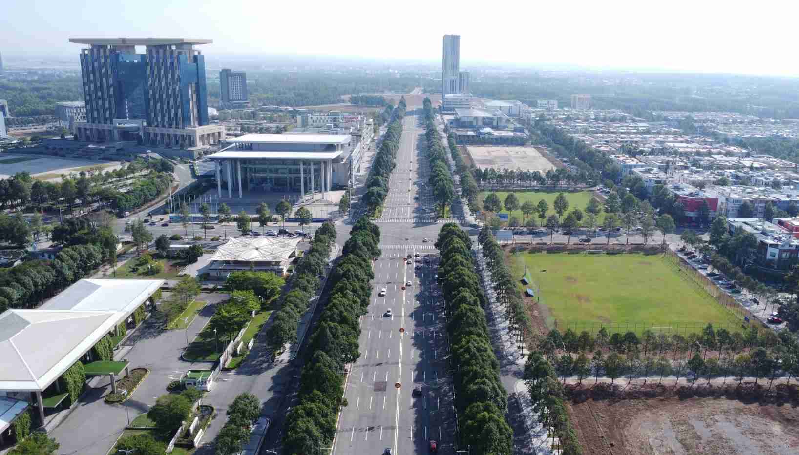 Sau sáp nhập tỉnh, người dân ở Bình Dương không phải đi xa để làm hồ sơ. Ảnh: Đình Trọng