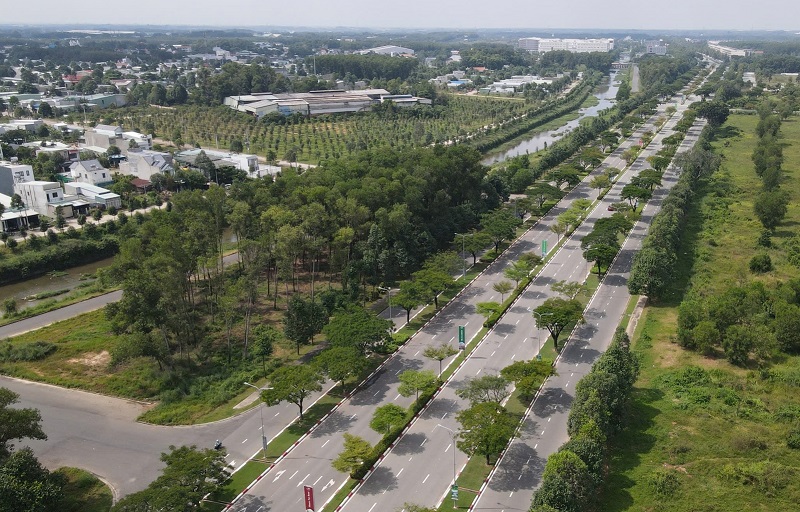 Trên địa bàn tỉnh Bình Dương, một số đoạn thành phần thuộc dự án Vành đai 4, TP.HCM đã hoàn thành. Trong đó, đoạn đường thành phần NE2 tại TP.Bến Cát được chọn là một đoạn của tuyến đường Vành đai 4 TP.HCM với 10 làn xe.