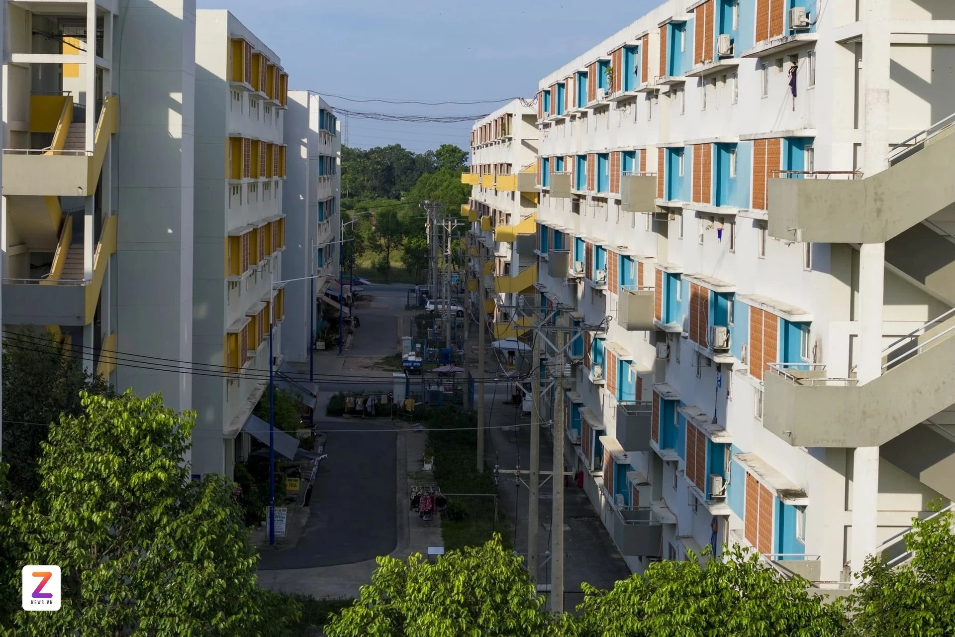 TP.HCM sẽ xem xét cho người có nhà tại phường cách nơi làm việc từ 14,5 km trở lên và tại xã từ 20 km trở lên được hưởng chính sách hỗ trợ nhà ở xã hội. Ảnh minh họa: Quỳnh Danh.