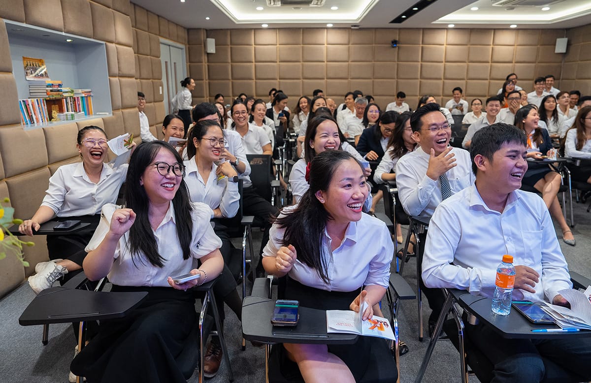 Không khí thi đua sôi nổi, đầy hào hứng qua từng câu hỏi