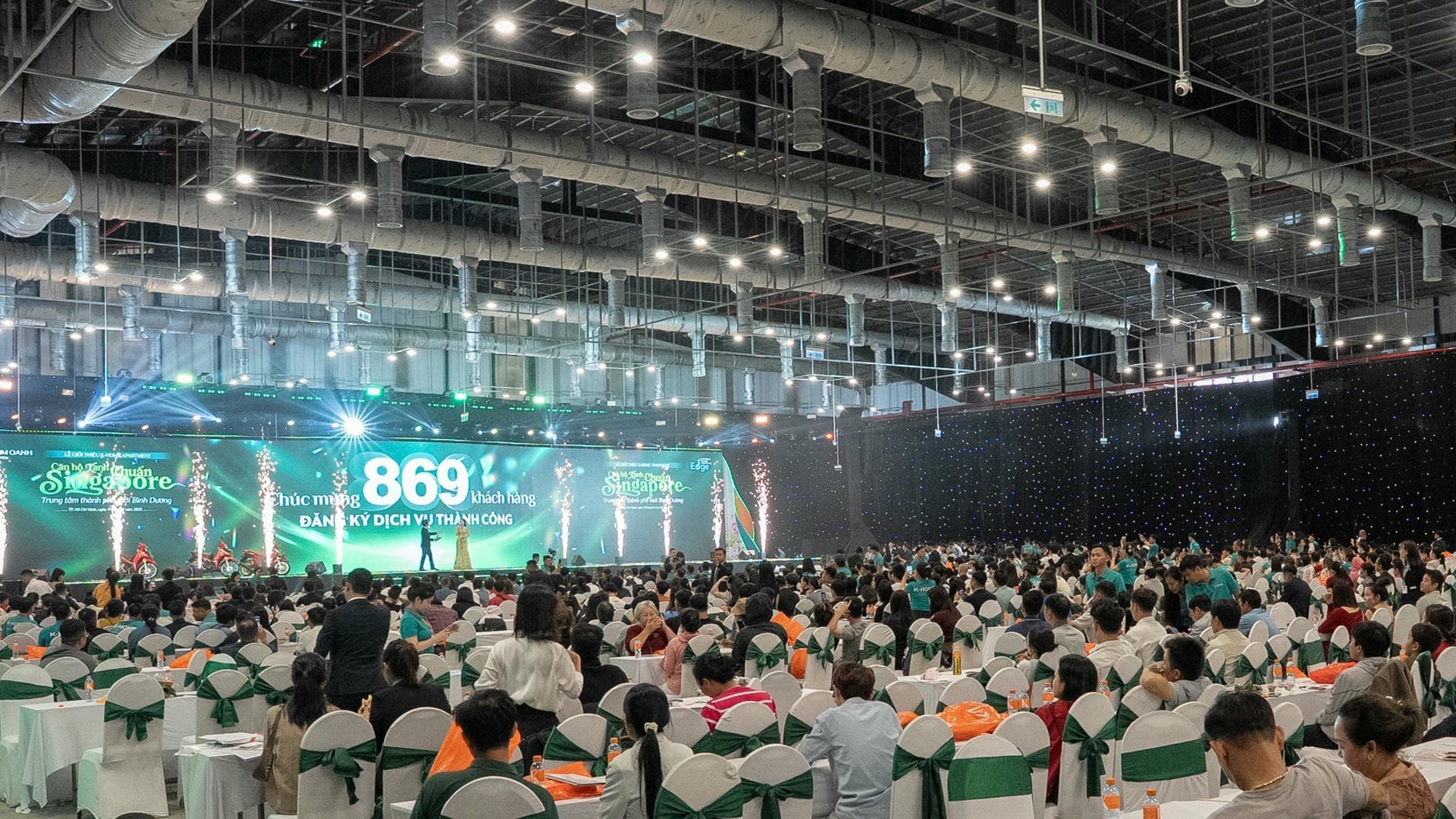 Tiếp nối sự thành công của phân khu thấp tầng, lễ giới thiệu khu căn hộ K-Home Apartment cũng đã thu hút hơn 2.000 khách hàng tham dự