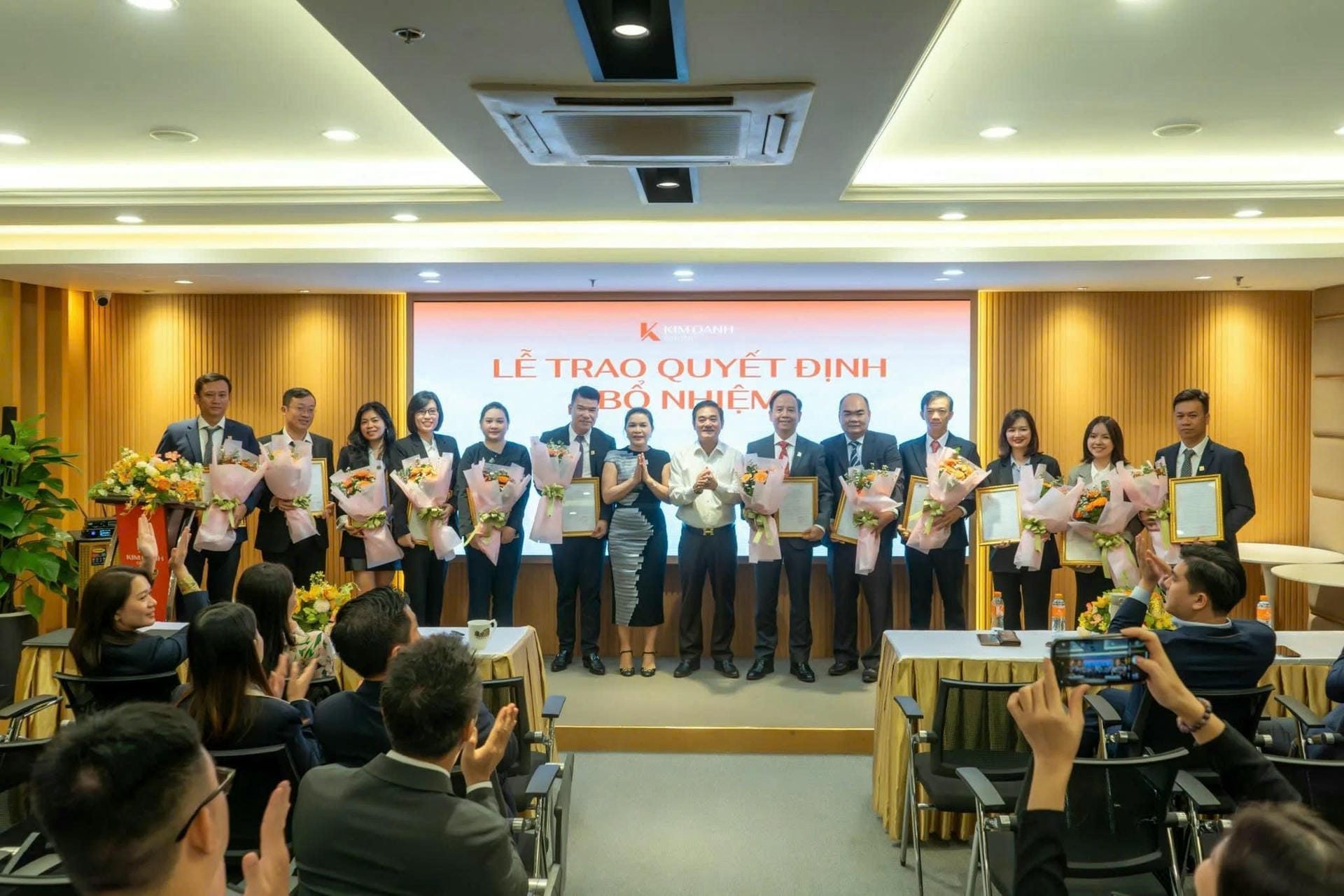 Tháng 9/2025, Kim Oanh Group vừa bổ nhiệm nhiều vị trí lãnh đạo và quản lý chủ chốt – đánh dấu bước chuyển mình quan trọng trong chiến lược phát triển giai đoạn mới