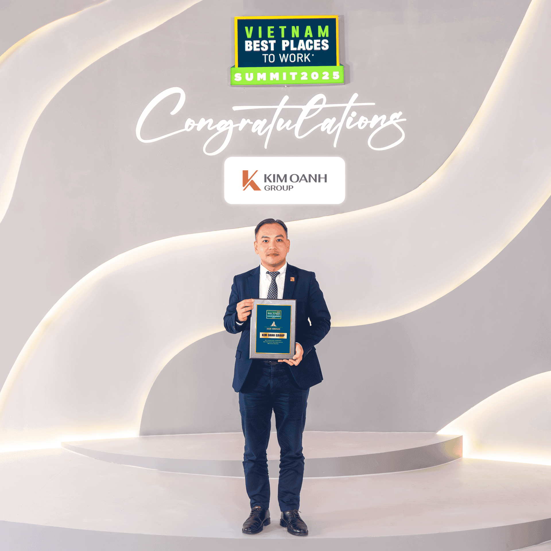 Giải thưởng là minh chứng rõ nét cho nỗ lực hiện thực hóa cam kết lấy con người làm trọng tâm trên mọi hành trình phát triển của Kim Oanh Group